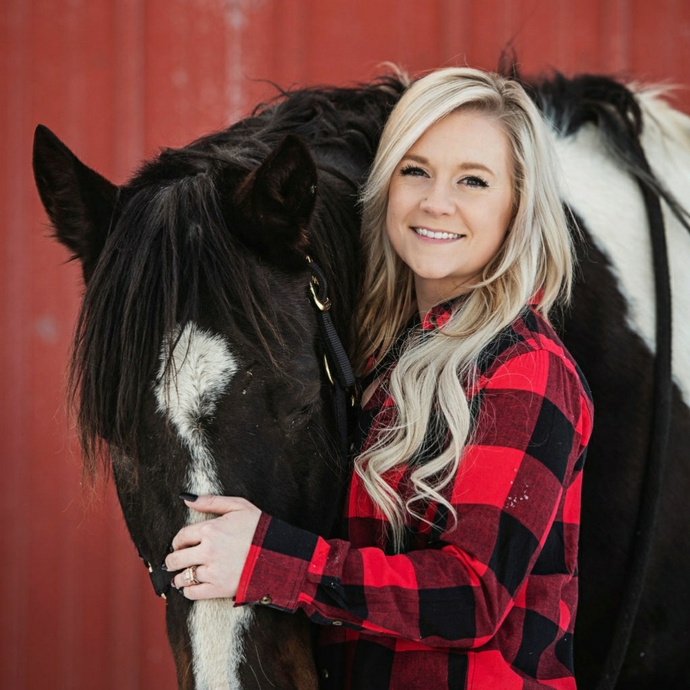 Meet your Posher, Courtney